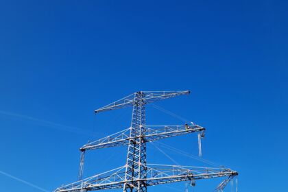 Cteam realizando trabalhos de manutenção em pylon de alta tensão. Cteam realizando trabalhos de manutenção em pylon de alta tensão.