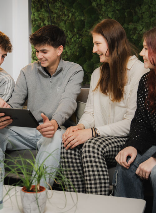 Cteam Ausbildung: Junge Talente arbeiten digital an Projekten für Energie und Netze. Cteam Ausbildung: Junge Talente arbeiten digital an Projekten für Energie und Netze.
