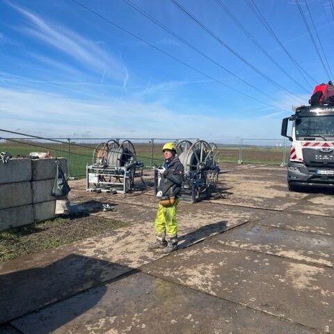 Intervention Cteam pour travaux de câblage électrique et haute tension. Intervention Cteam pour travaux de câblage électrique et haute tension.