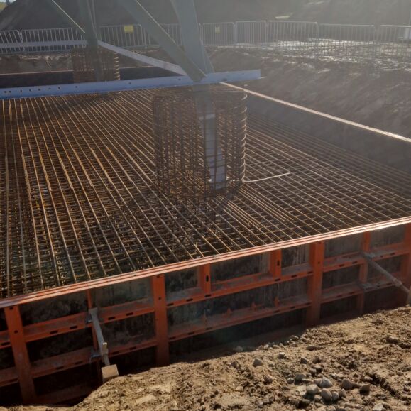 Cteam veidņi un armatūra betona pamatiem celtniecībā. Cteam veidņi un armatūra betona pamatiem celtniecībā.